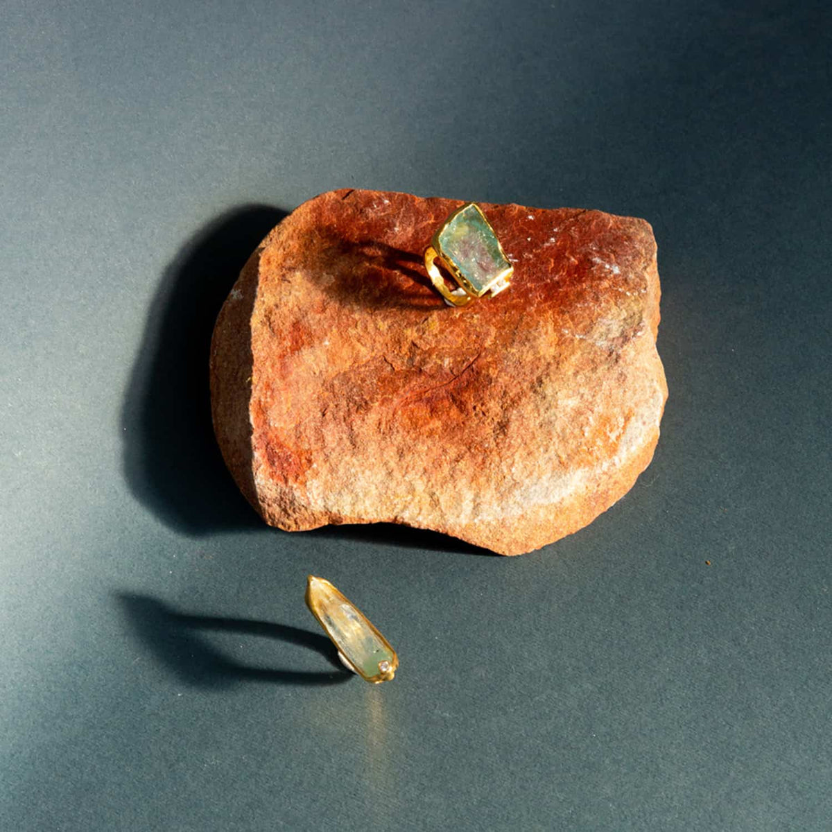 Anillo Aguamarina en Bruto Oro