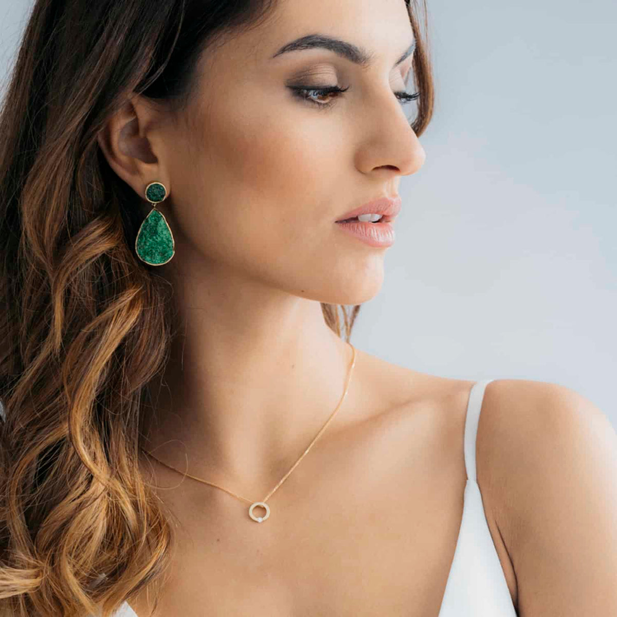Pendientes Gota Grandes Uvarovita Oro