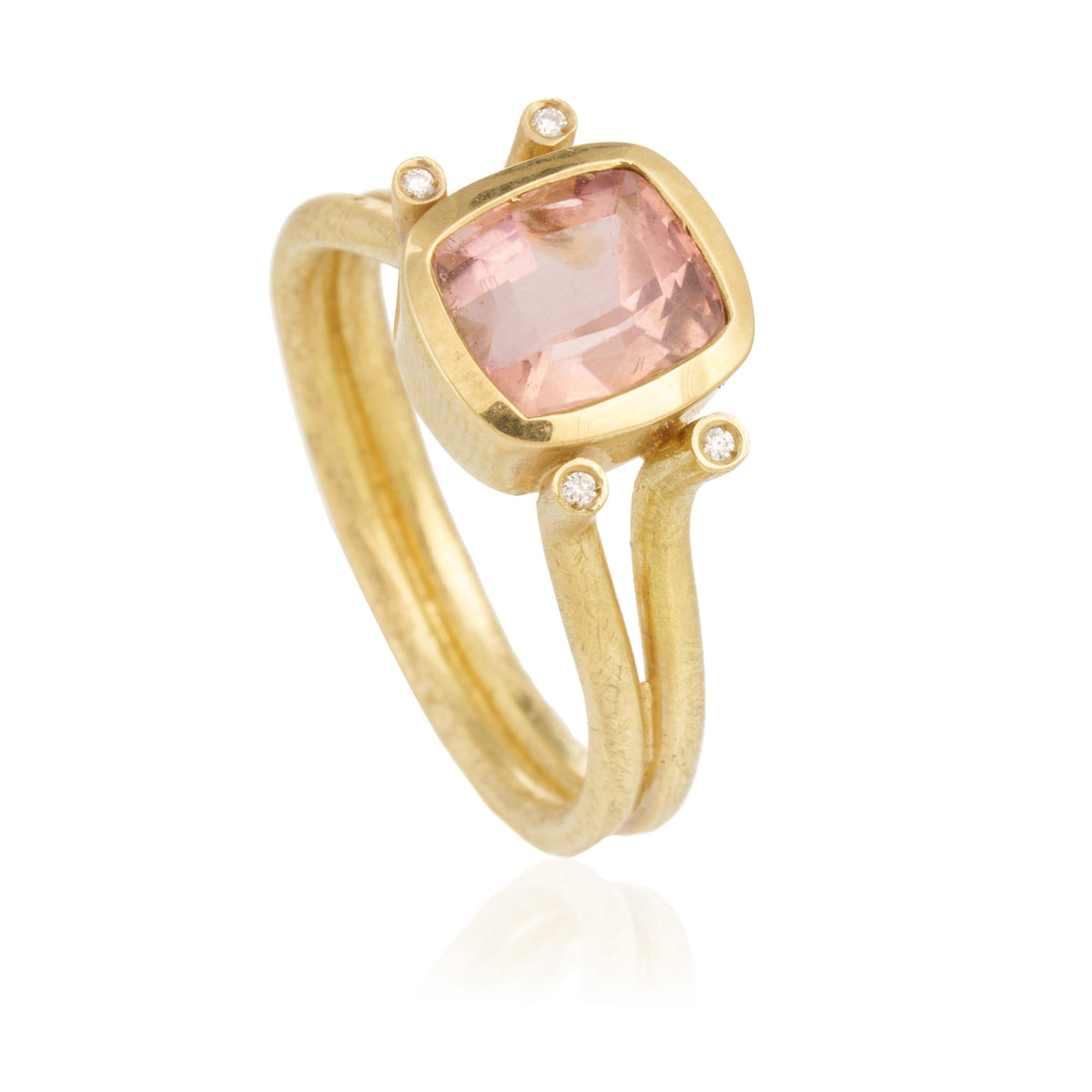 Anillo Cuatro Gorritas Turmalina Rosa y Diamantes