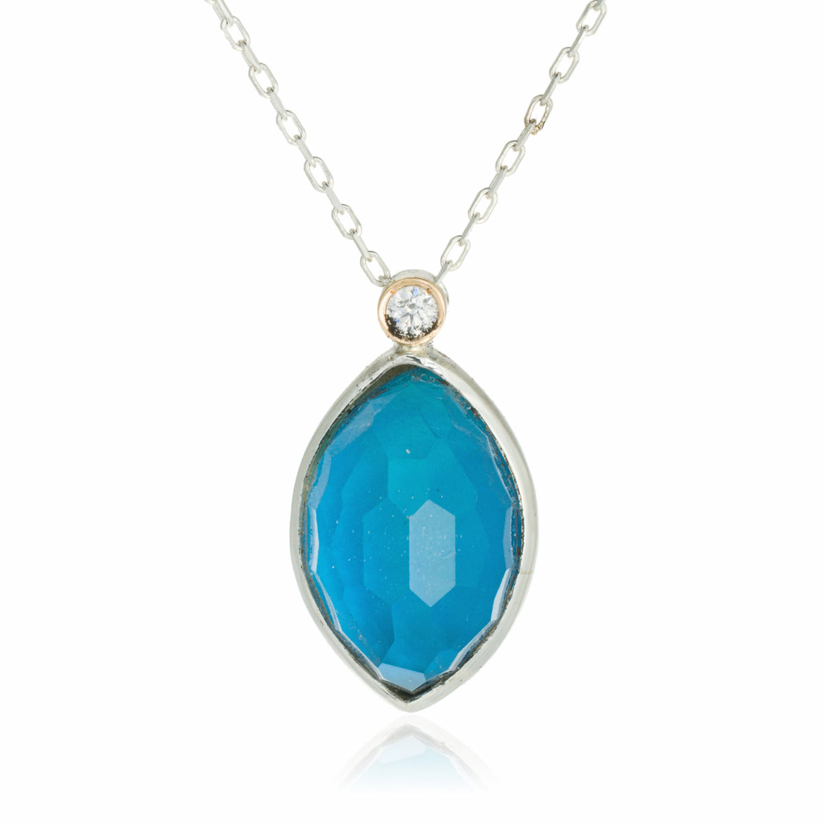 Collar Triplete y Diamante  con hilo de oro