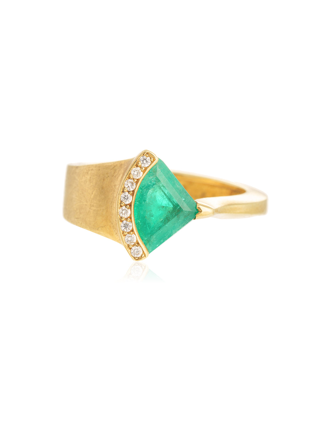Anillo Esmeralda Triangular y Diamantes Oro