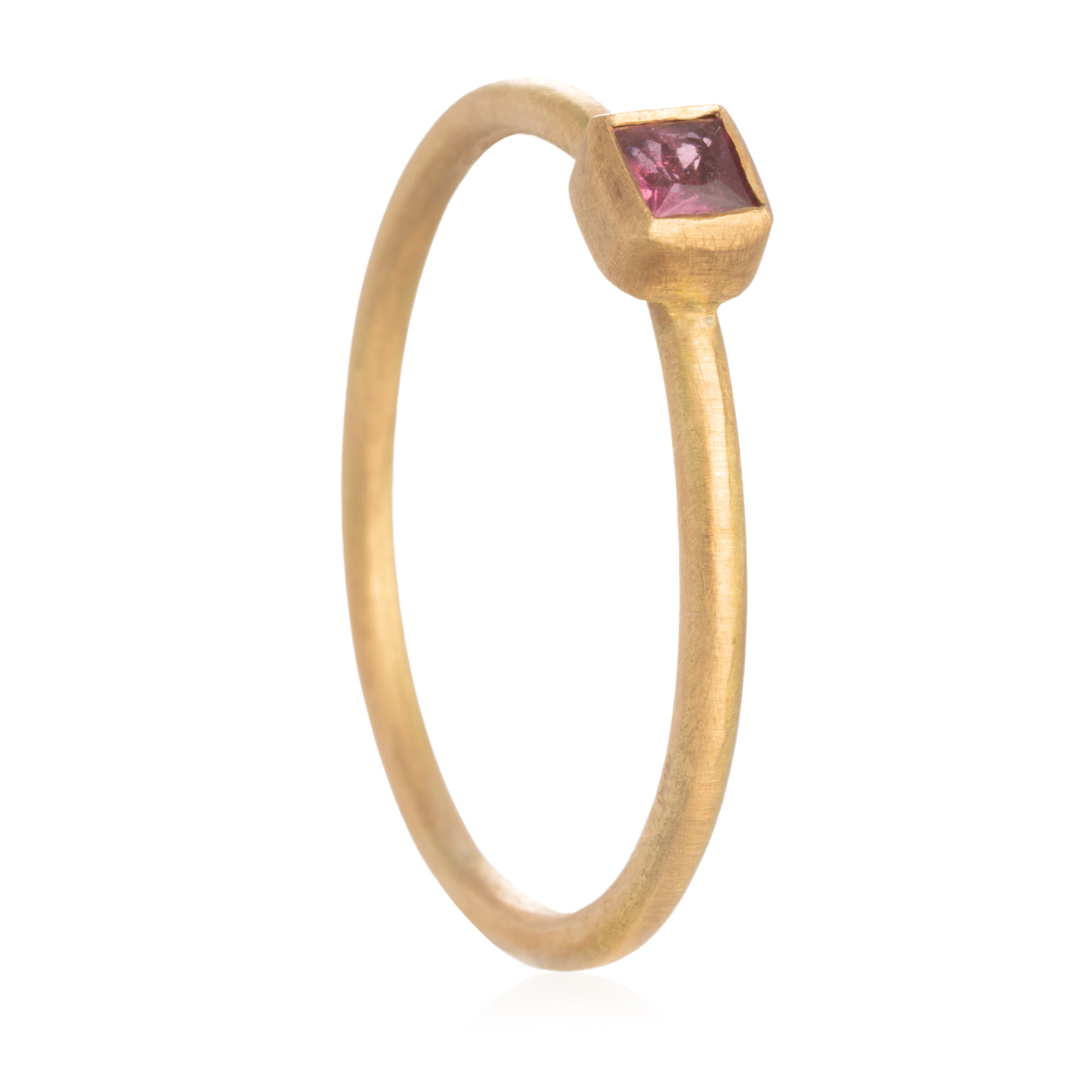 Anillo Turmalina Rosa Cuadrada Chatón Oro
