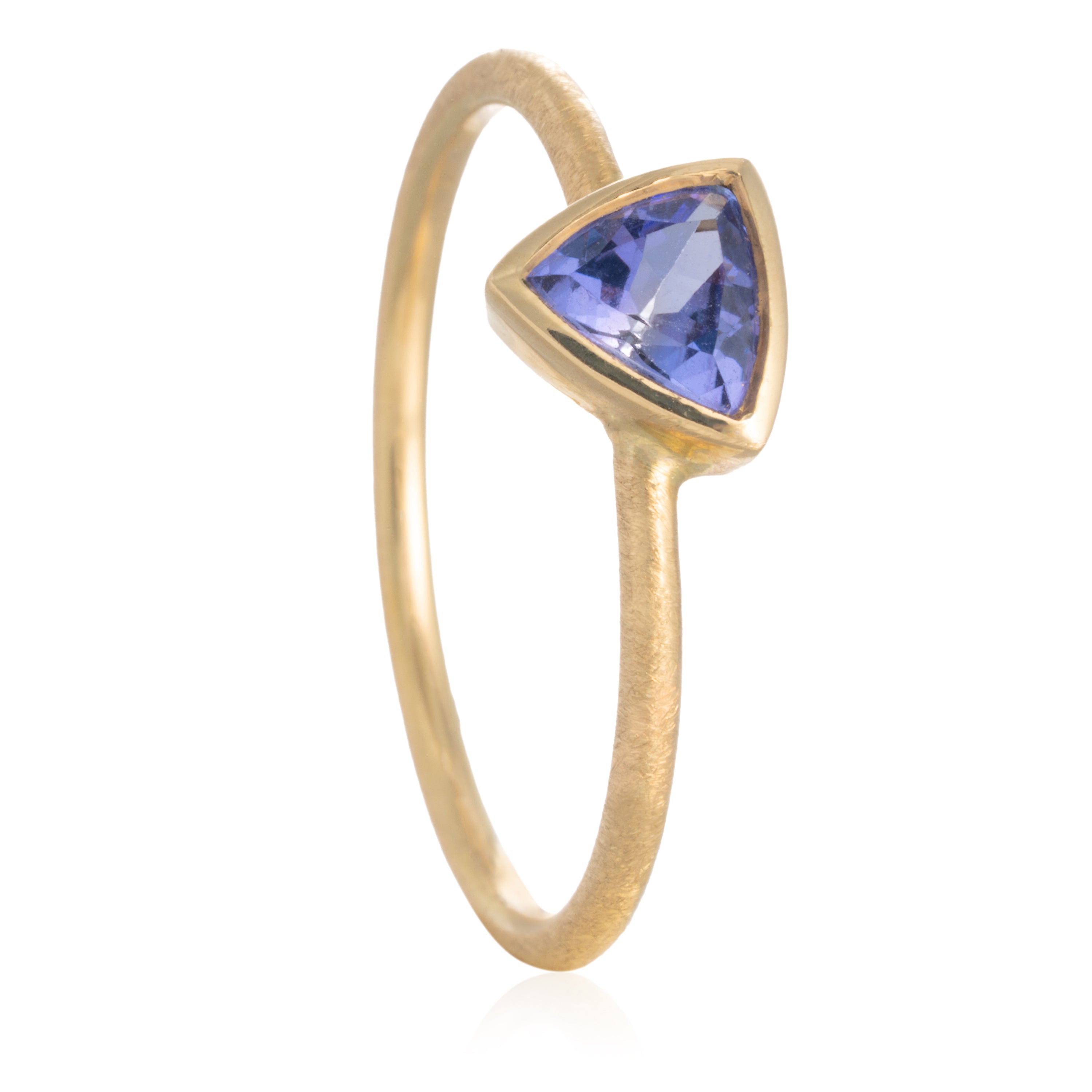 Anillo Tanzanita Triangular Chatón Oro