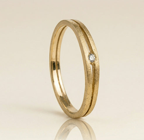 Anillo de pedida artesanal diseñado a medida por SUART Jewelry